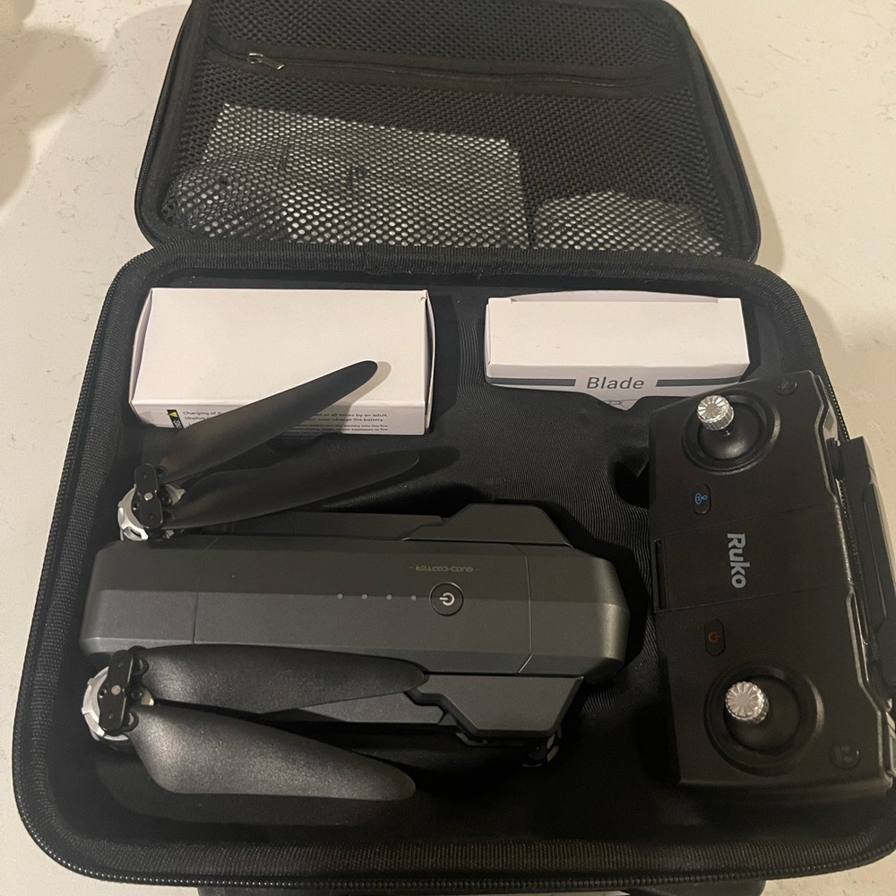 Ruko Black Drone with Controller